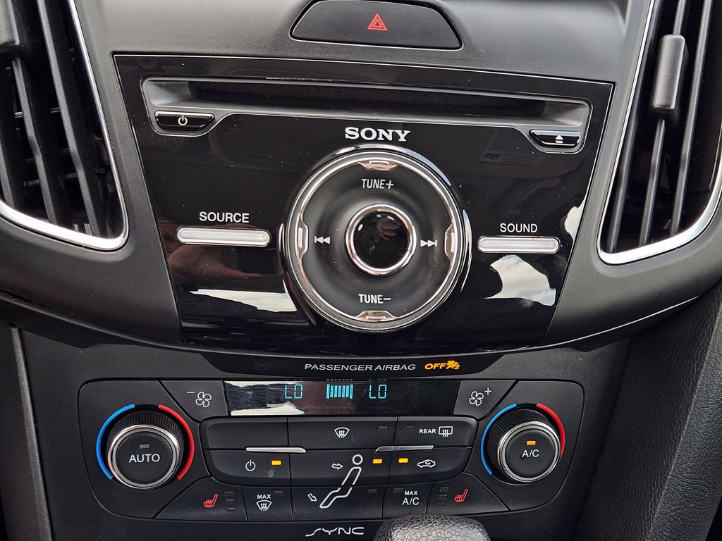 Used 2017 Ford Focus SEL w/ Cold Weather Package FWD image 19