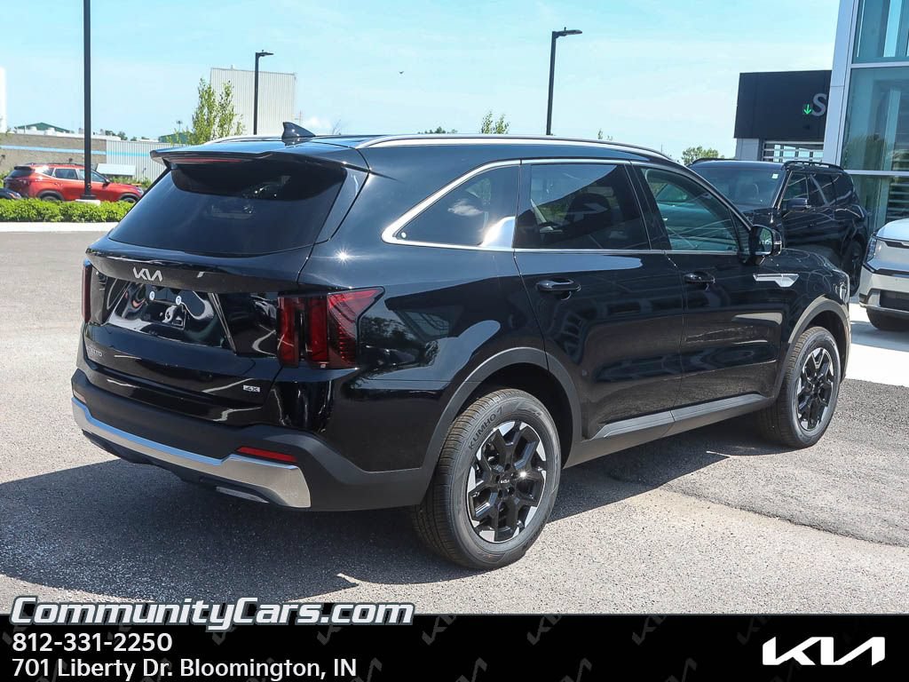 Certified 2025 Kia Sorento S AWD/4WD image 7