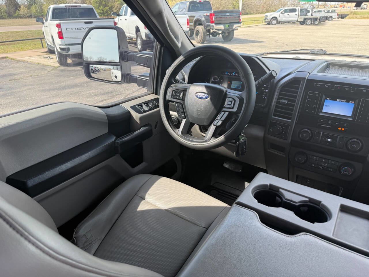 Used 2022 Ford F250 XL w/ Power Equipment Group image 32