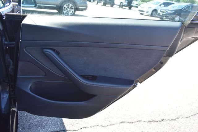 Used 2020 Tesla Model 3 Standard Range RWD image 32