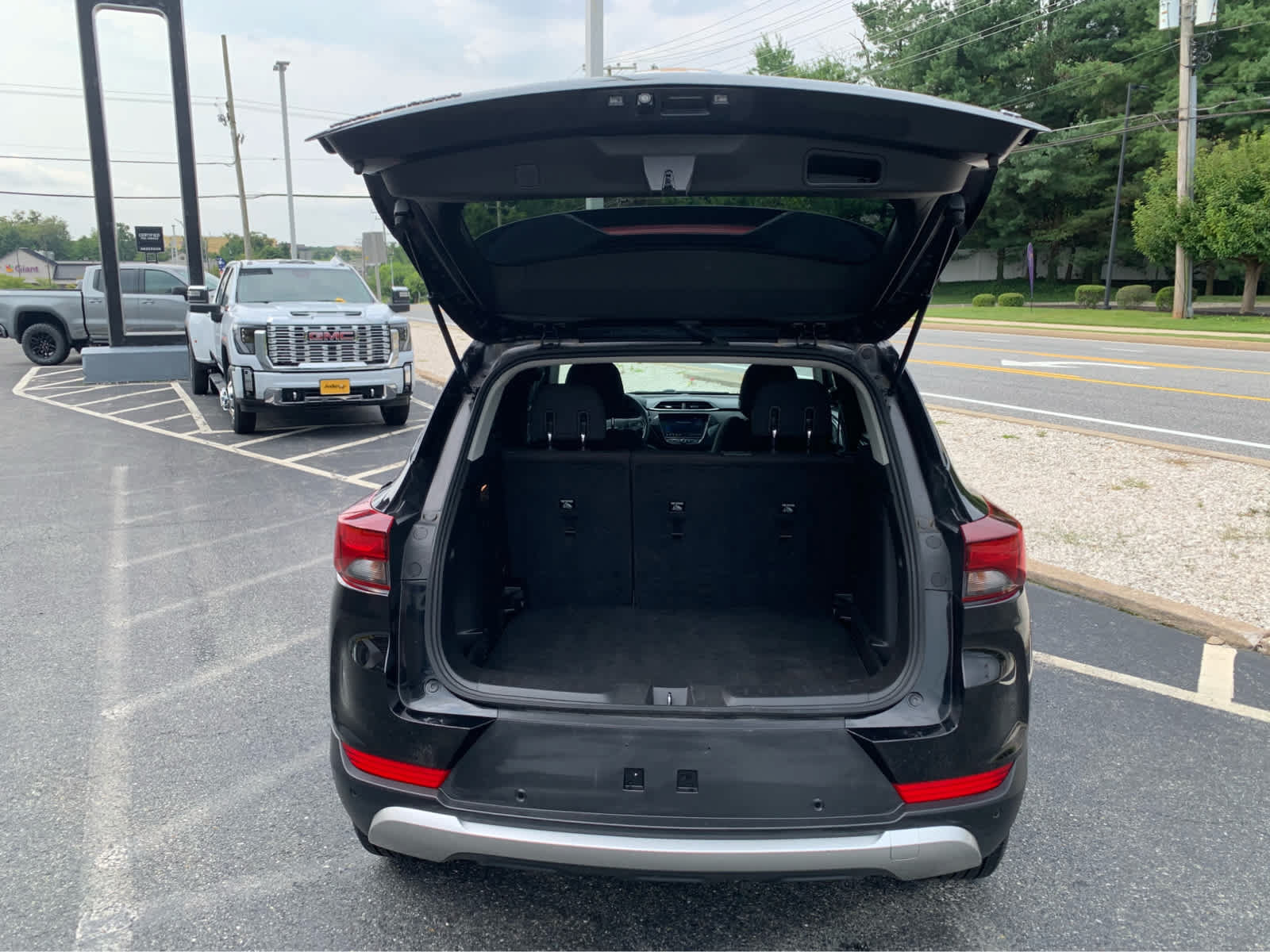 Used 2021 Chevrolet TrailBlazer LT w/ Convenience Package FWD image 5