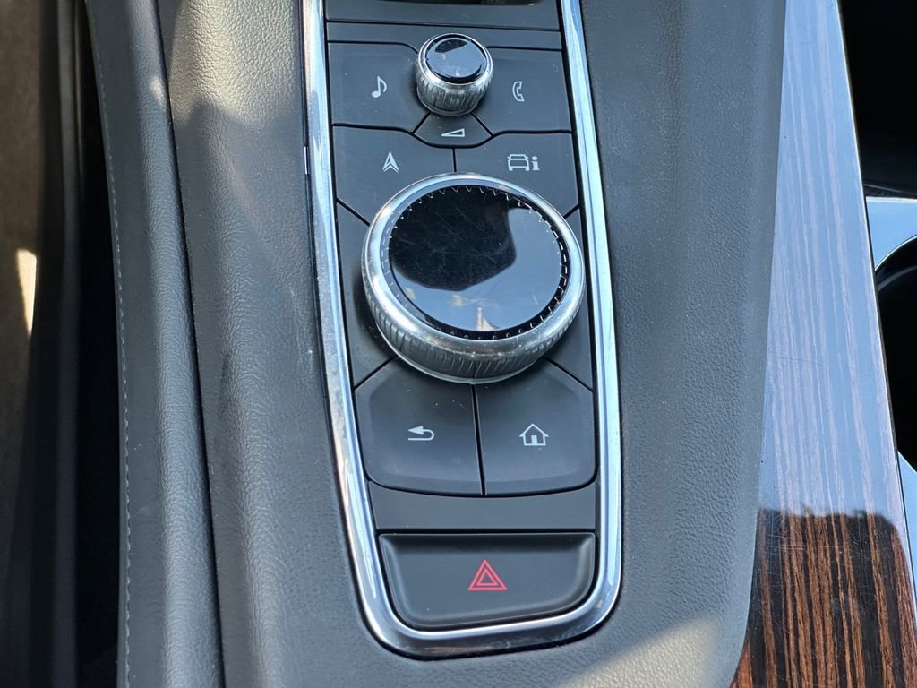 Used 2023 Cadillac Escalade Premium Luxury image 18