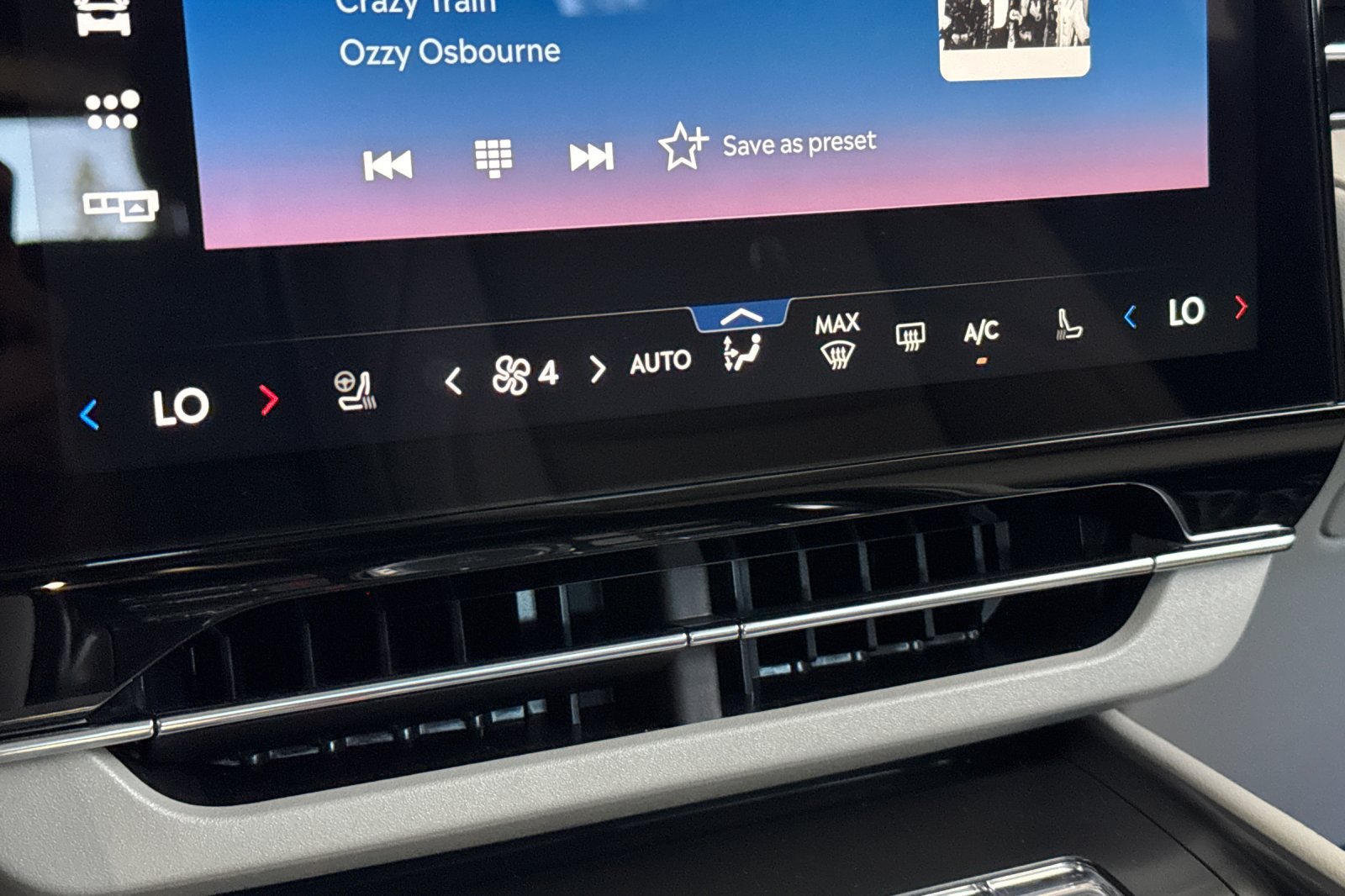 New 2026 Lincoln Nautilus Premier AWD/4WD image 17