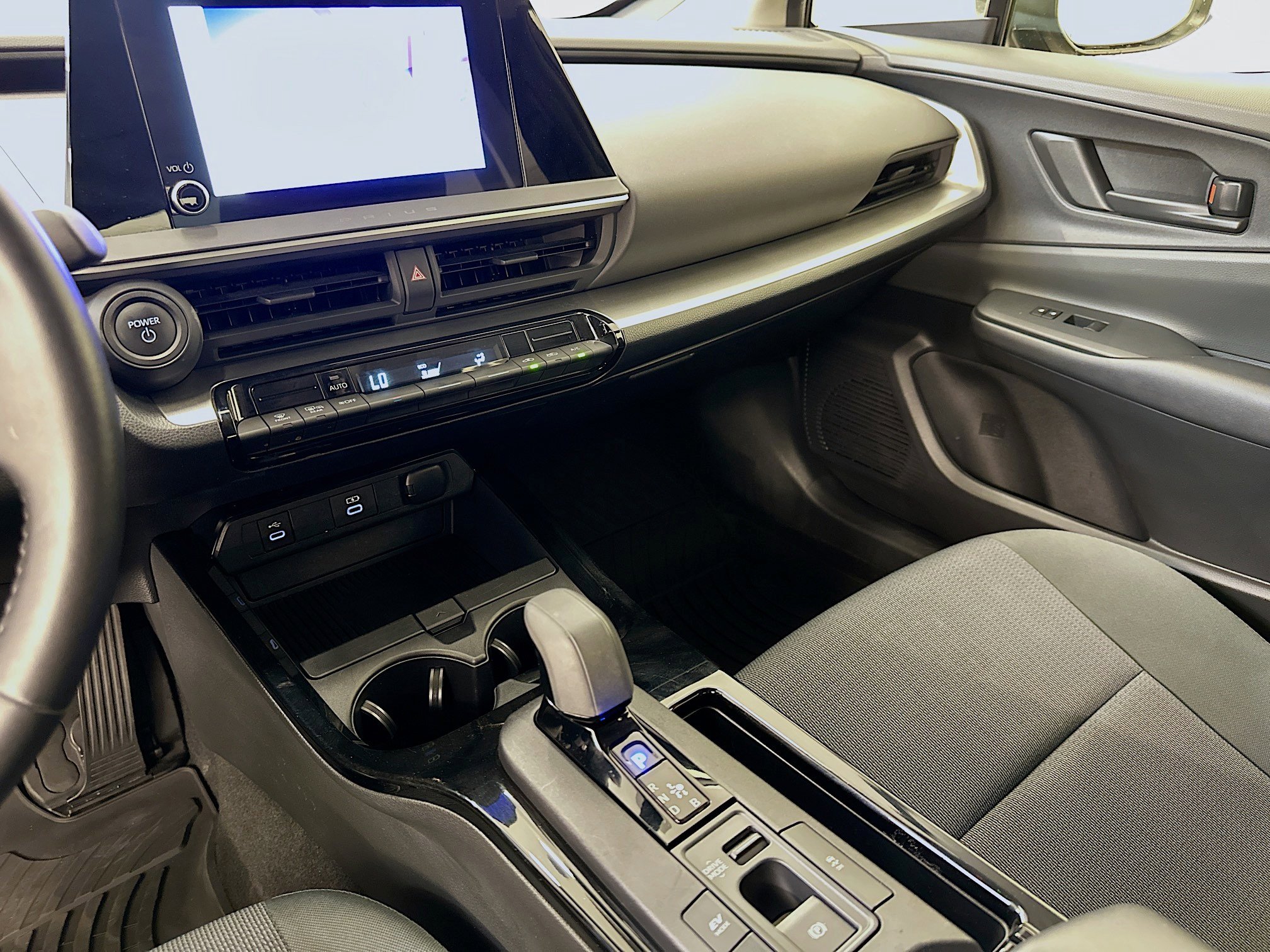 Used 2024 Toyota Prius LE image 26