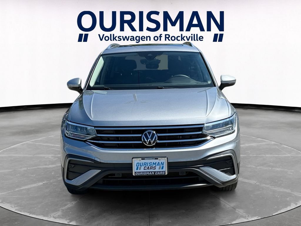 Used 2022 Volkswagen Tiguan SE w/ Panoramic Sunroof Package AWD/4WD image 5