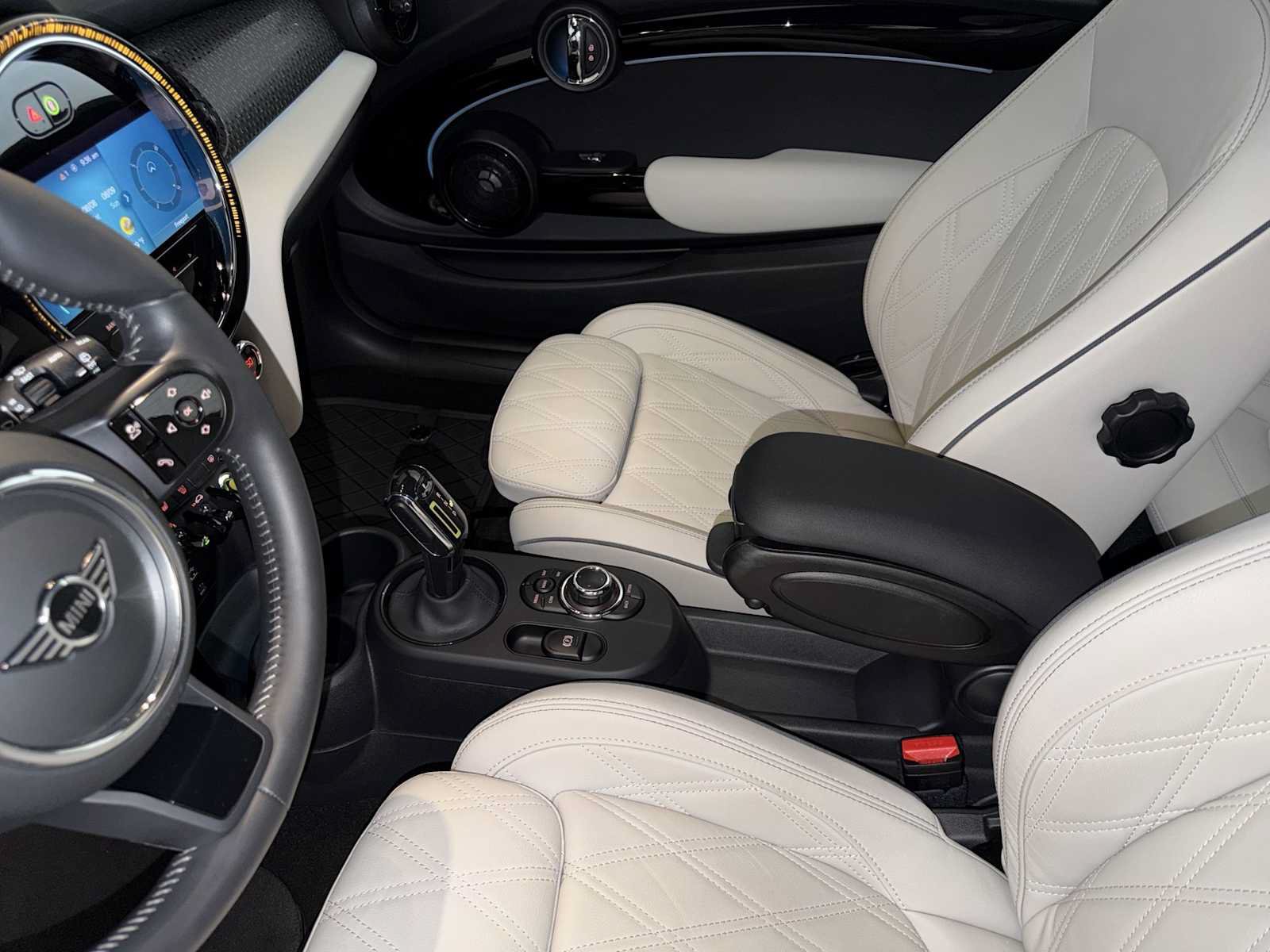 Used 2024 MINI Cooper SE FWD image 19