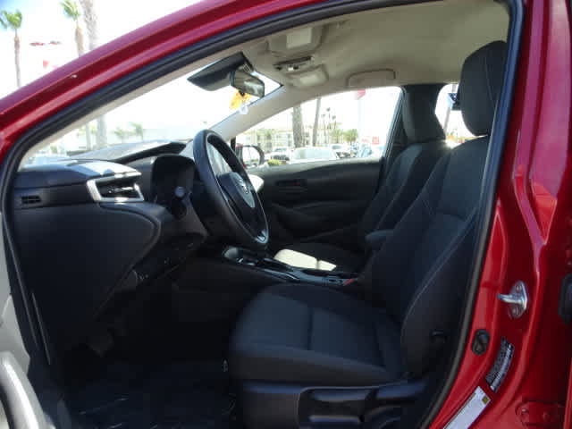 Used 2025 Toyota Corolla LE w/ LE Premium Package FWD image 19