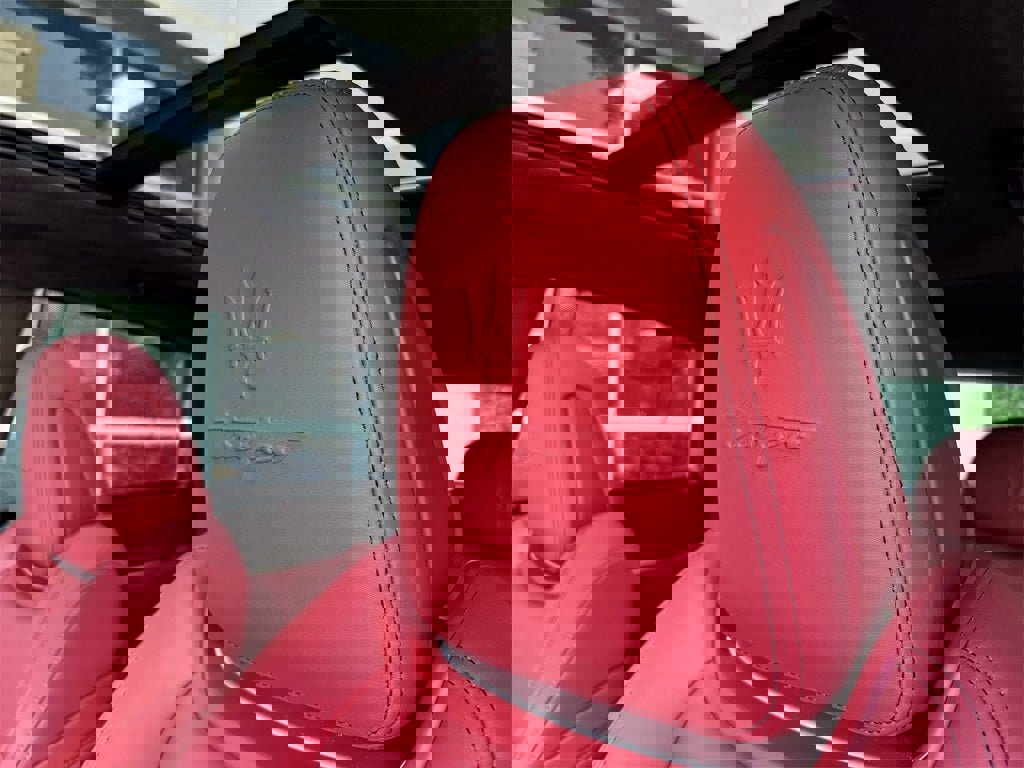 Used 2023 Maserati Levante Trofeo image 59