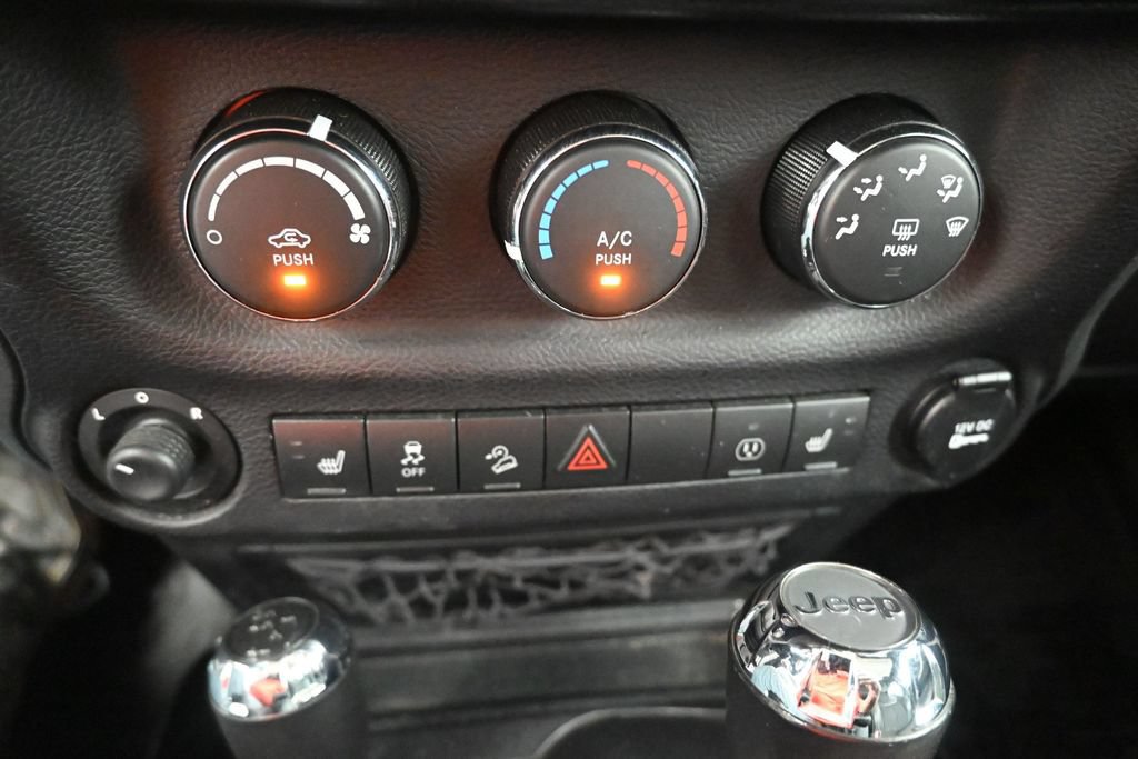 Used 2015 Jeep Wrangler Unlimited Sport AWD/4WD image 6