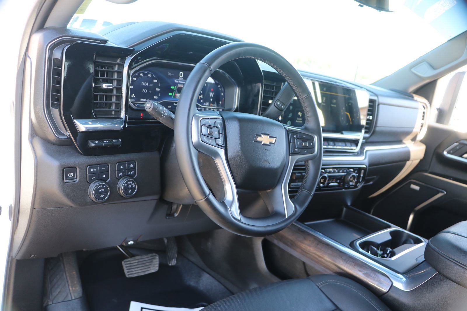 Used 2025 Chevrolet Silverado 2500 LTZ w/ LTZ Premium Package image 15