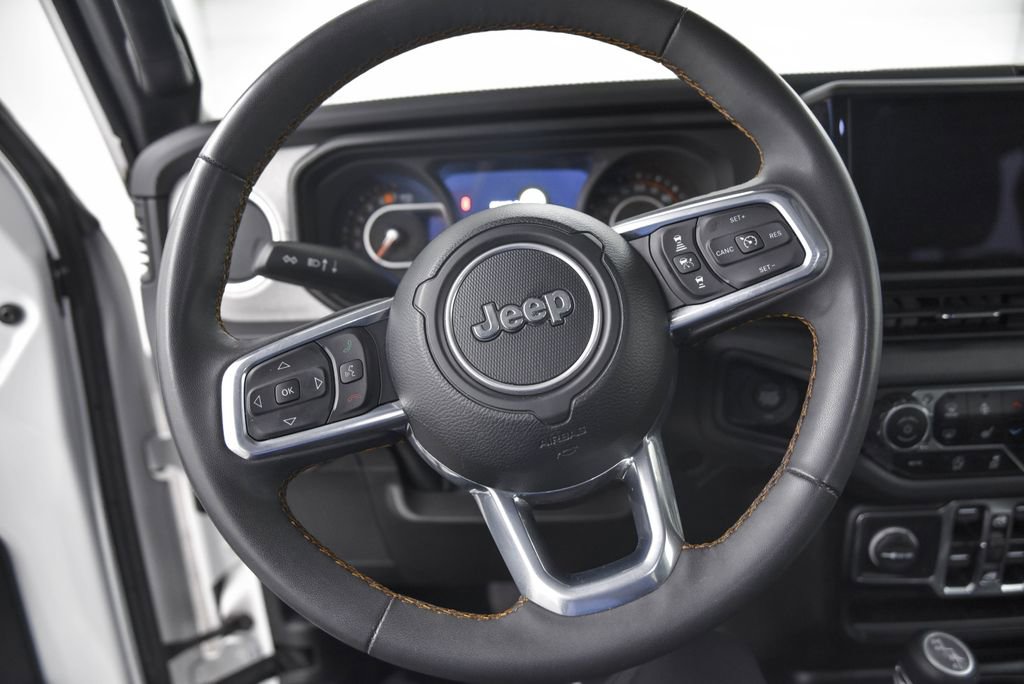 Used 2024 Jeep Wrangler Sahara image 17
