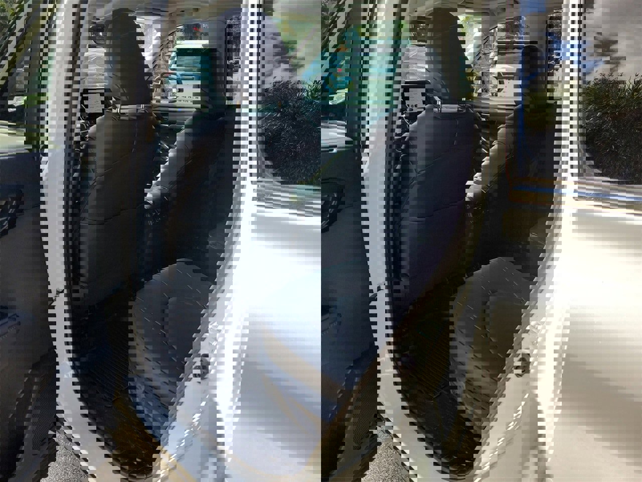 Used 2024 Toyota Highlander LE image 10