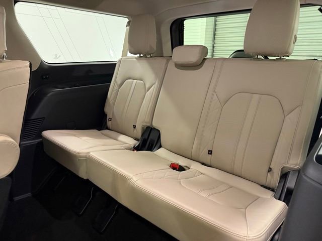 Used 2024 Ford Expedition Max Platinum AWD/4WD image 14