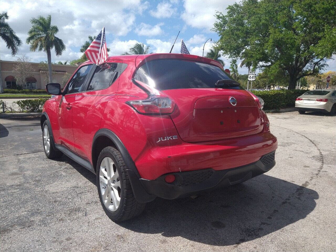 Used 2015 Nissan Juke SV w/ Technology Package image 11