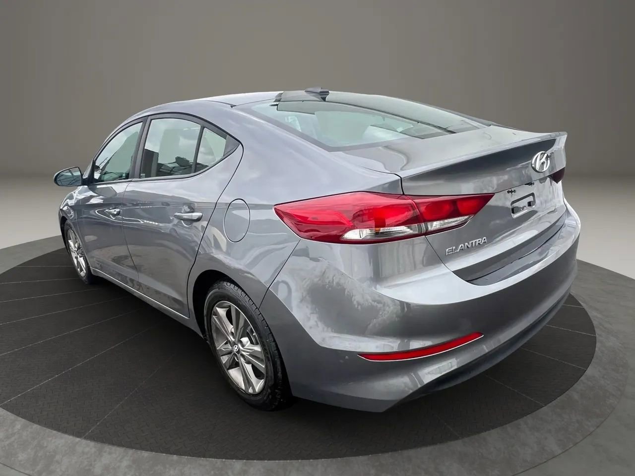 Used 2018 Hyundai Elantra SEL FWD image 7