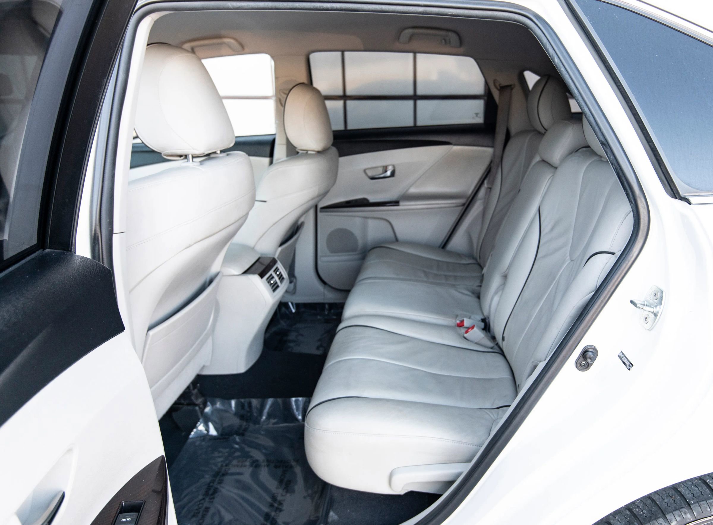 Used 2010 Toyota Venza image 30