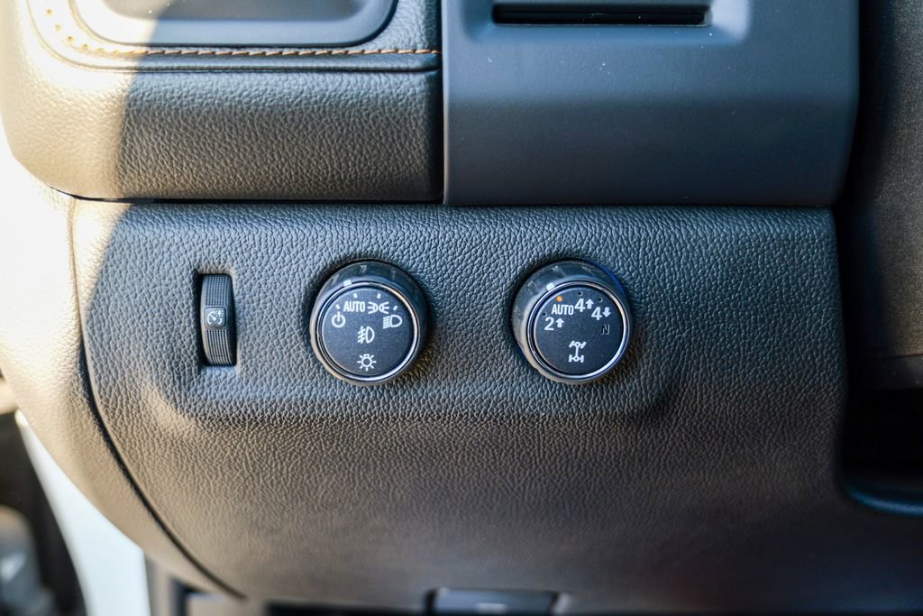 Used 2022 GMC Canyon AT4 image 45