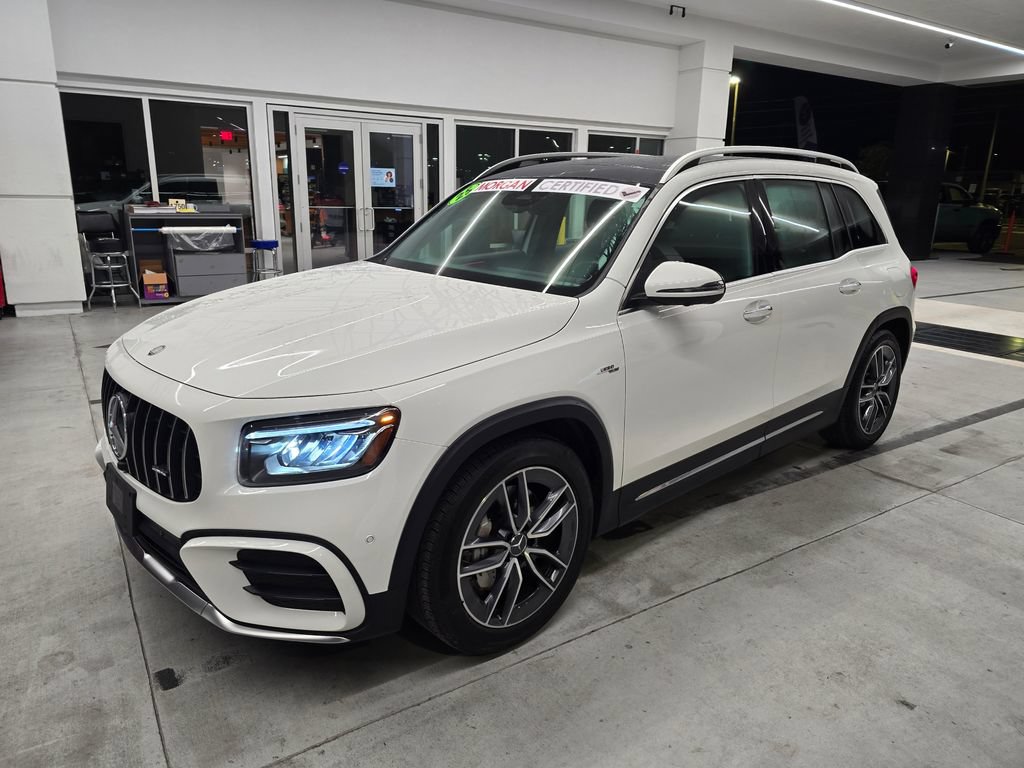 Used 2025 Mercedes-Benz GLB 35 AMG 4MATIC image 2