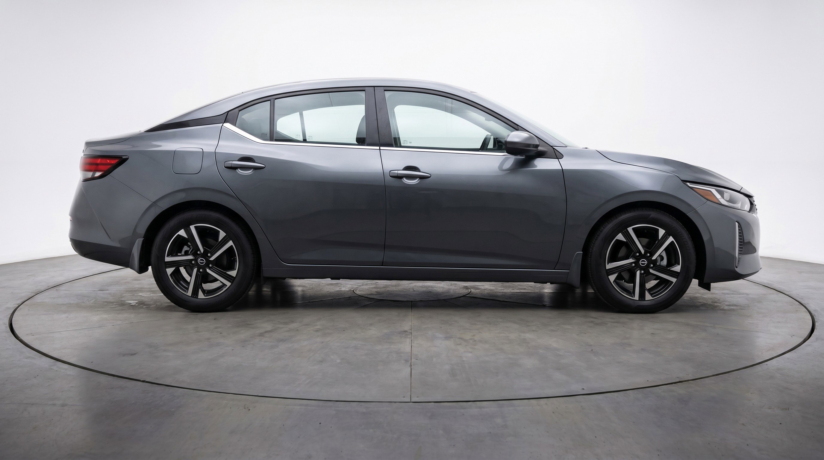 Used 2025 Nissan Sentra SV FWD image 11