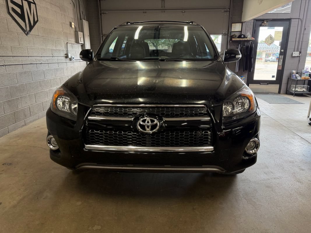 Used 2011 Toyota RAV4 Limited w/ Limited Extra Value Pkg FWD image 3