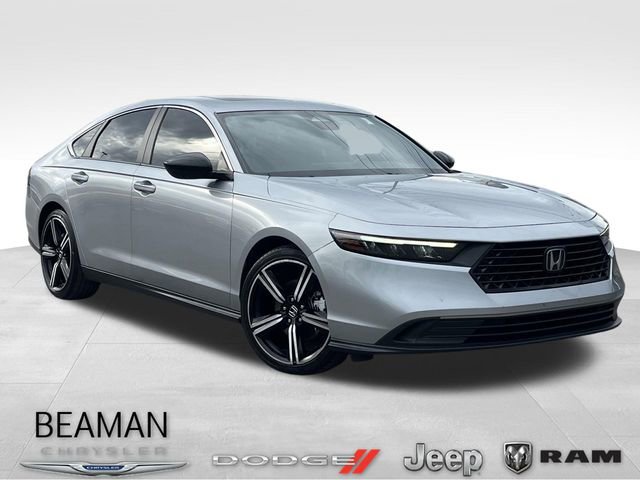 Used 2023 Honda Accord Sport image 1