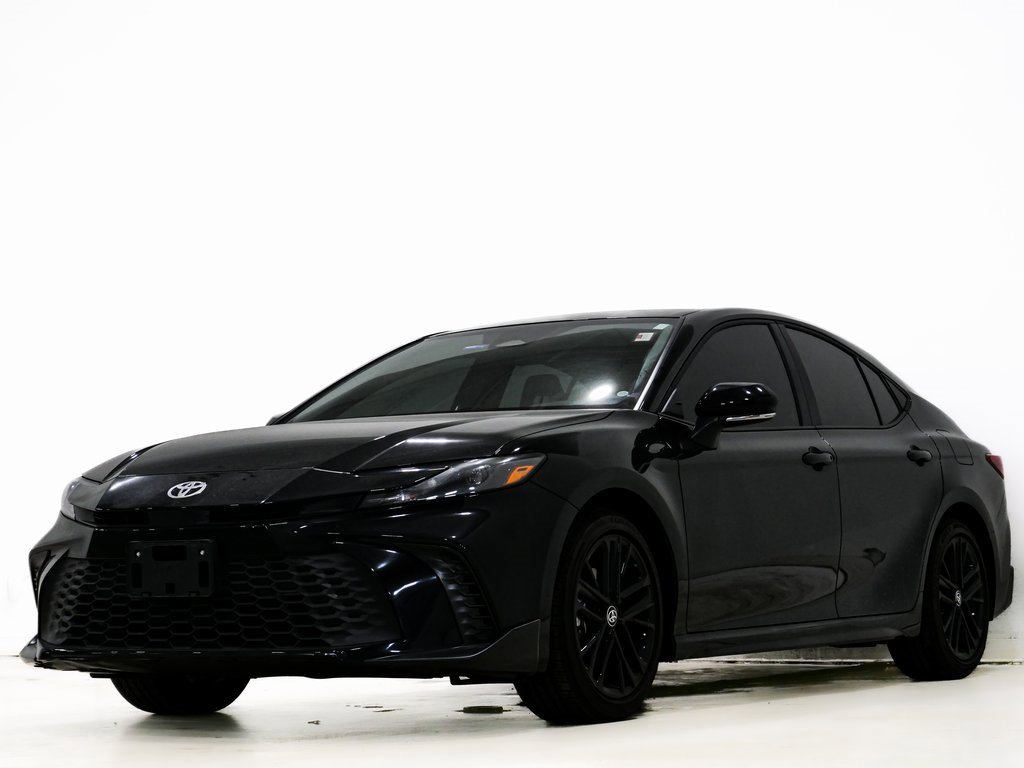 Used 2026 Toyota Camry SE image 3