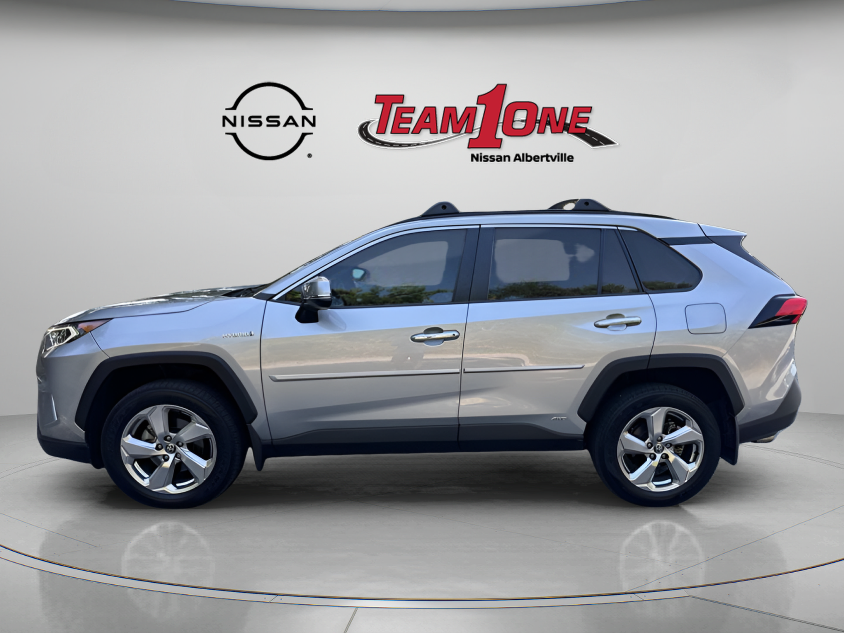 Used 2021 Toyota RAV4 Limited AWD/4WD image 5
