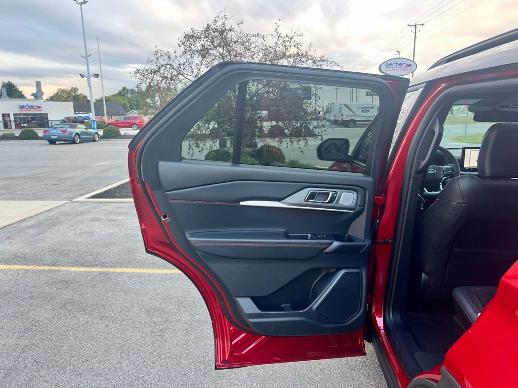 New 2025 Ford Explorer ST image 33