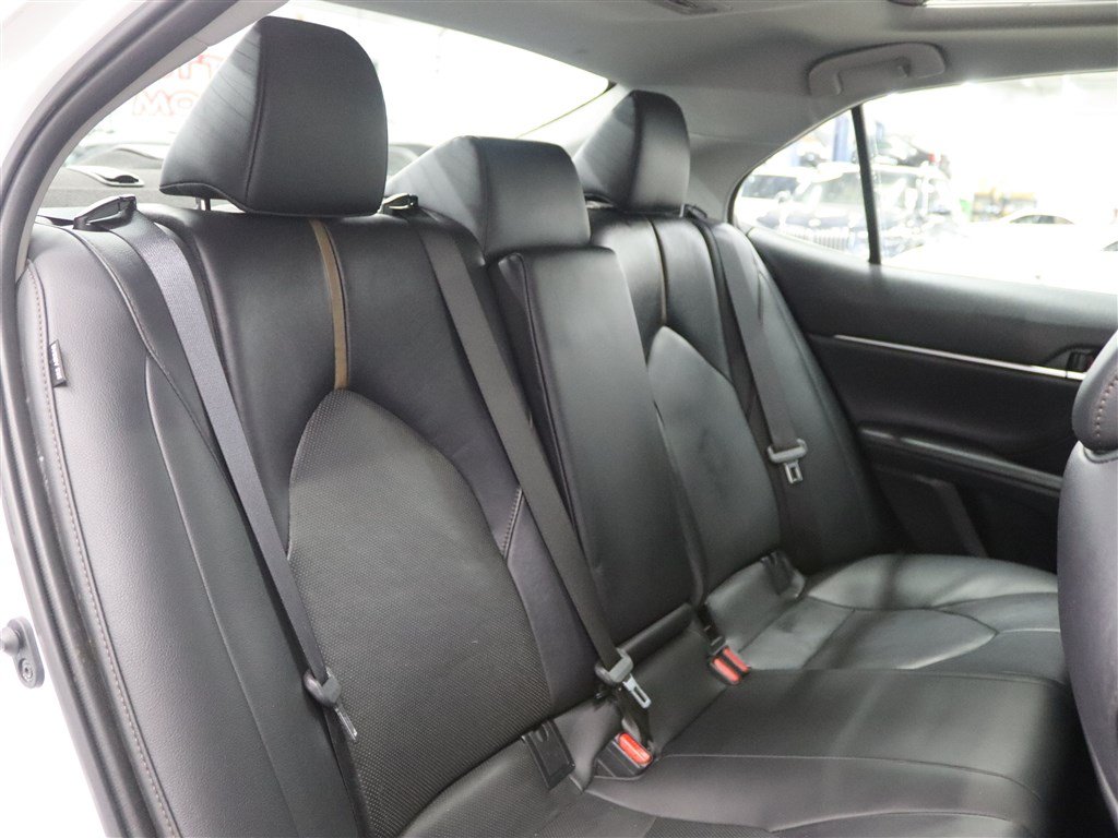 Used 2020 Toyota Camry XLE FWD image 19