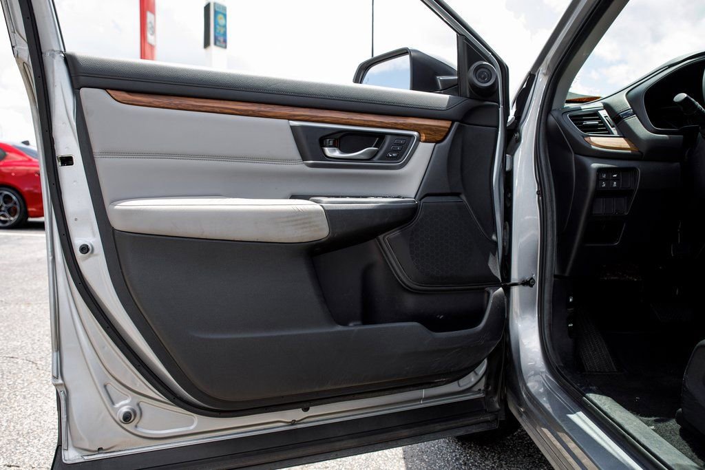 Used 2017 Honda CR-V Touring image 19