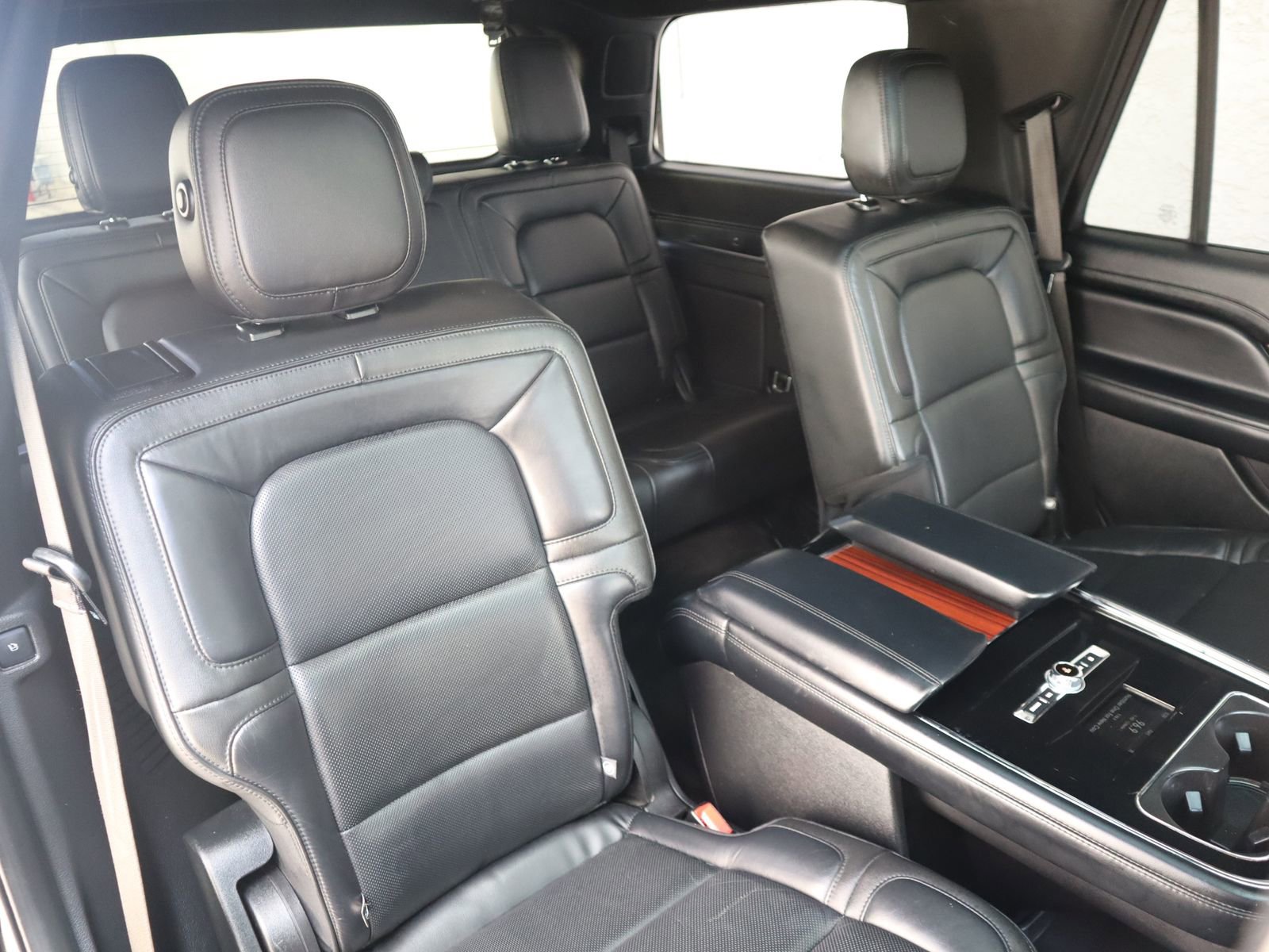 Used 2018 Lincoln Navigator Reserve w/ Technology Package AWD/4WD image 56