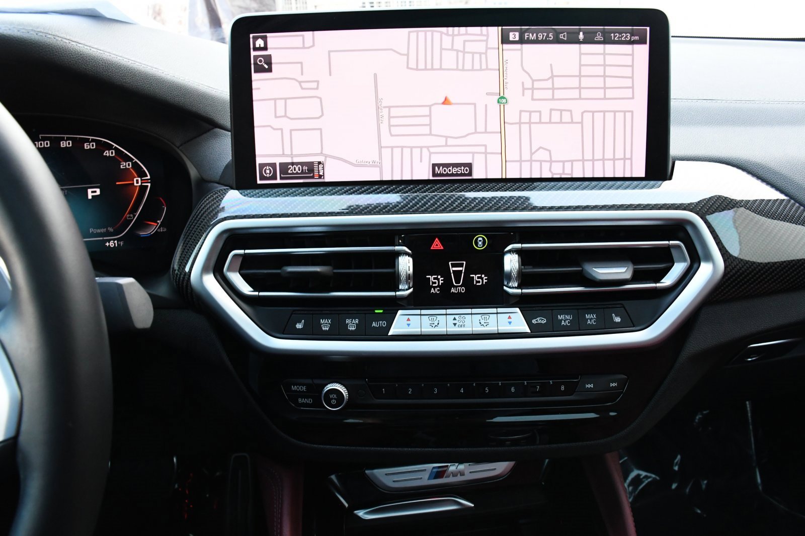 Used 2025 BMW X4 M40i w/ Premium Package image 14