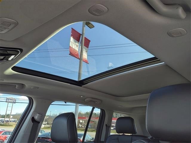 New 2022 Jeep Grand Cherokee Limited 4xe w/ Luxury Tech Group II image 21