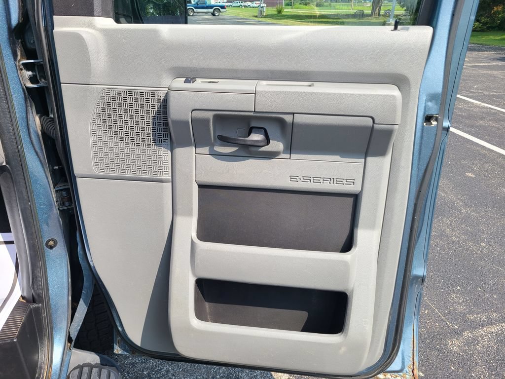 Used 2014 Ford E-350 and Econoline 350 XL w/ Power Windows & Locks Group RWD image 10