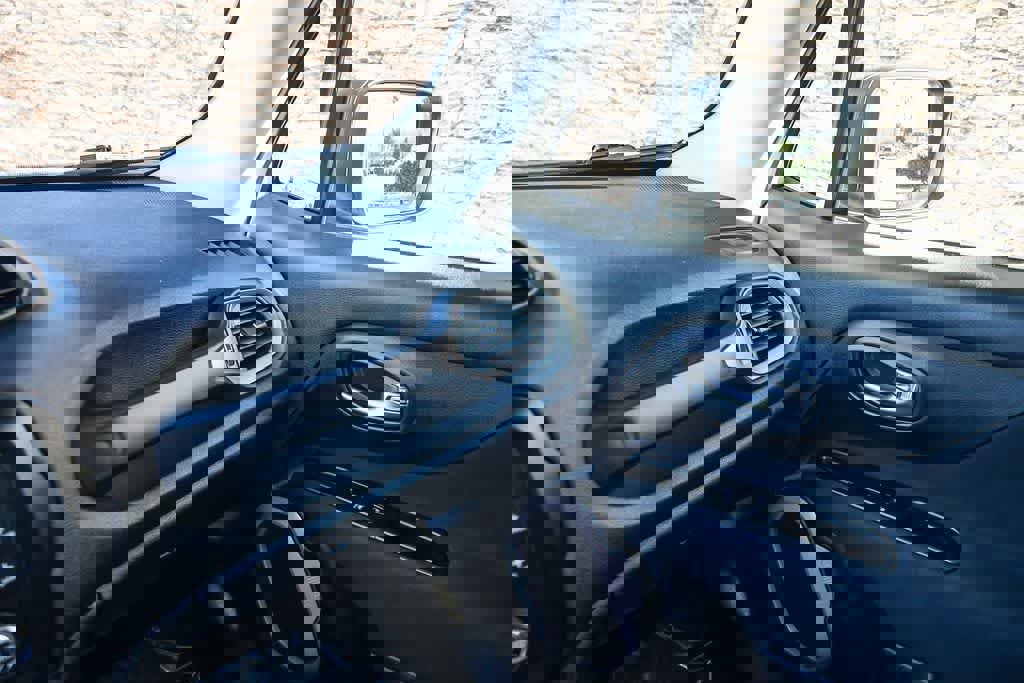 Used 2016 Jeep Renegade Sport w/ Power & Air Group image 21