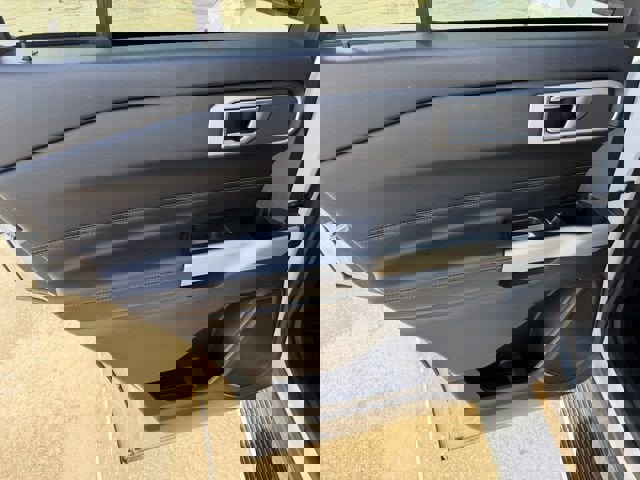 Used 2022 Ford Explorer XLT w/ Equipment Group 202A image 16