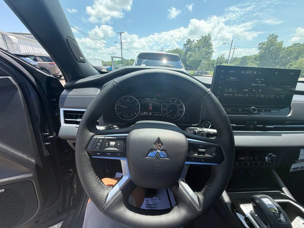 New 2026 Mitsubishi Outlander LE FWD image 10
