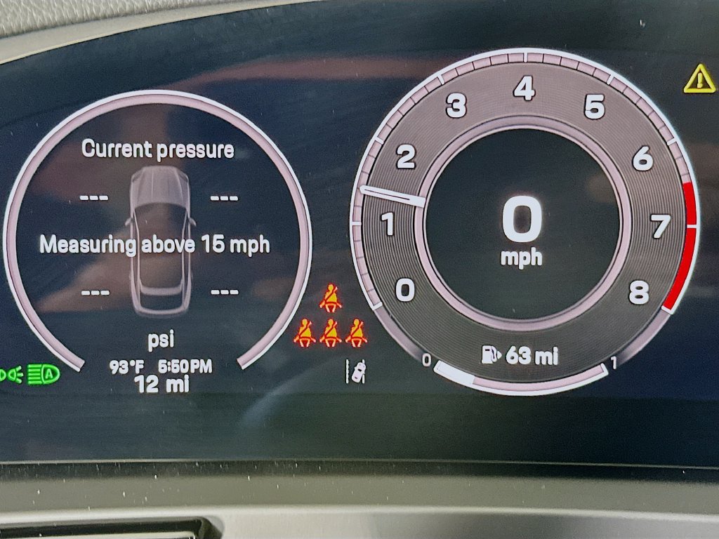 New 2026 Porsche Cayenne Coupe AWD/4WD image 13