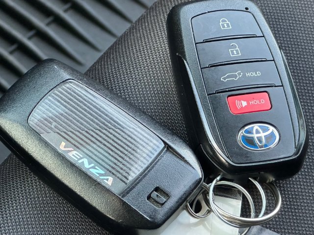 Certified 2023 Toyota Venza LE AWD/4WD image 20