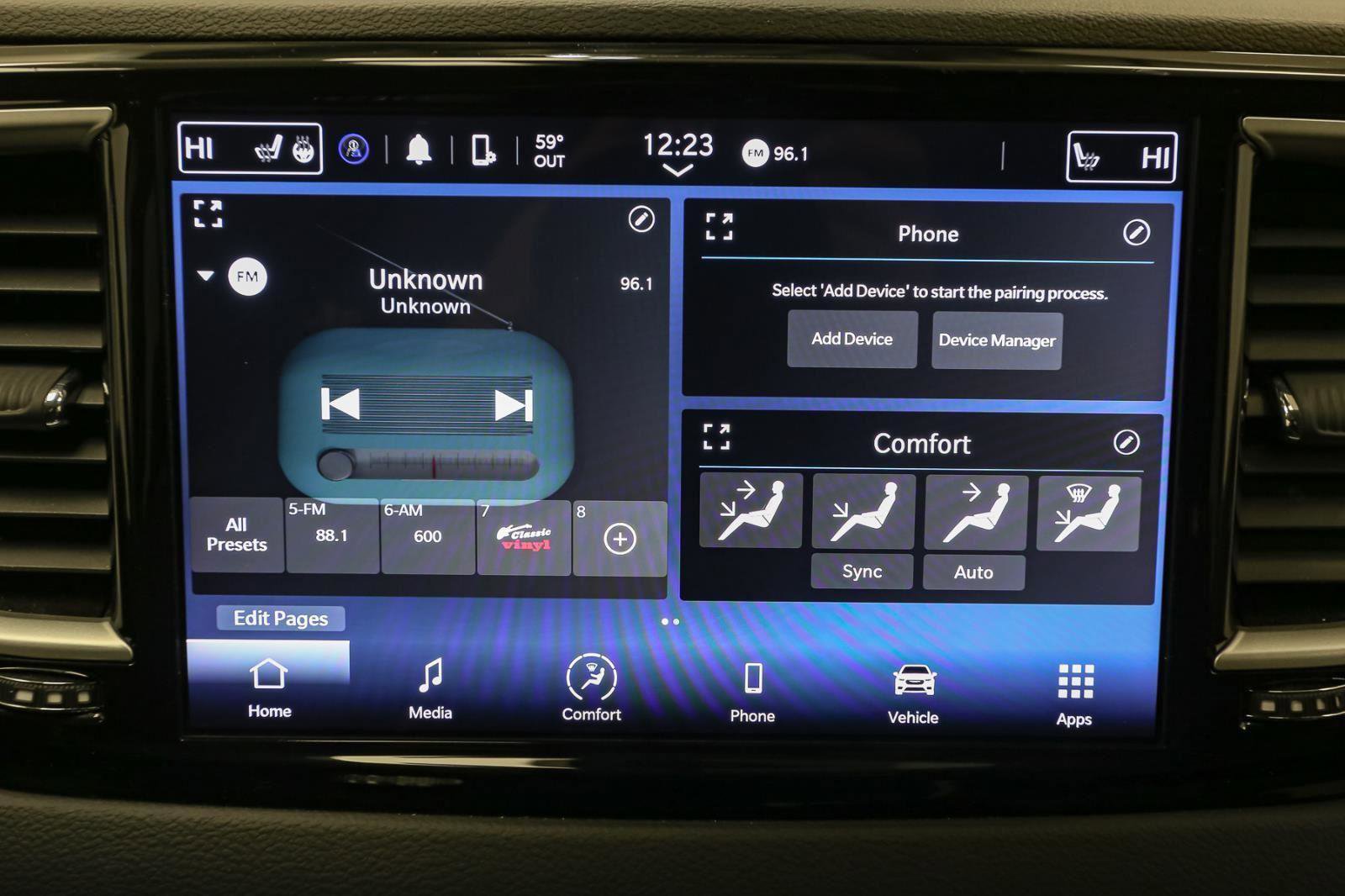 Used 2024 Chrysler Pacifica Touring-L image 22