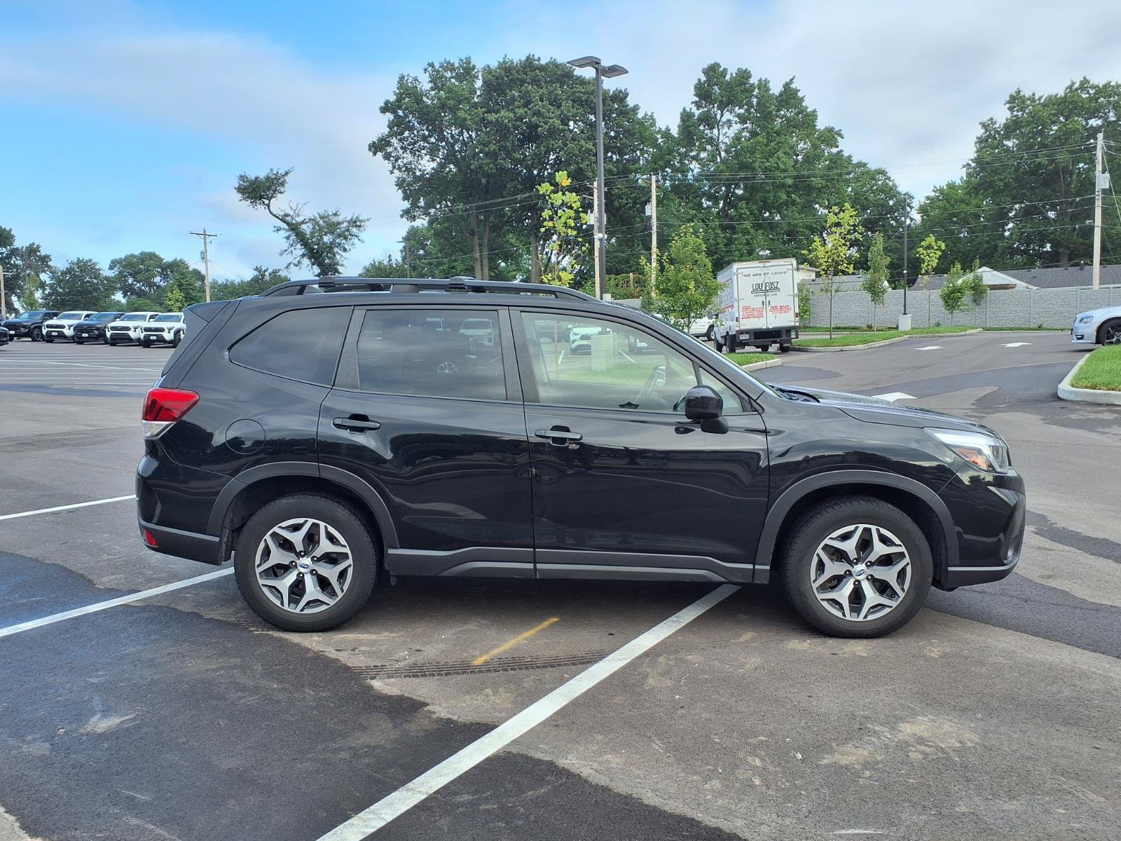 Used 2020 Subaru Forester Premium AWD/4WD image 2