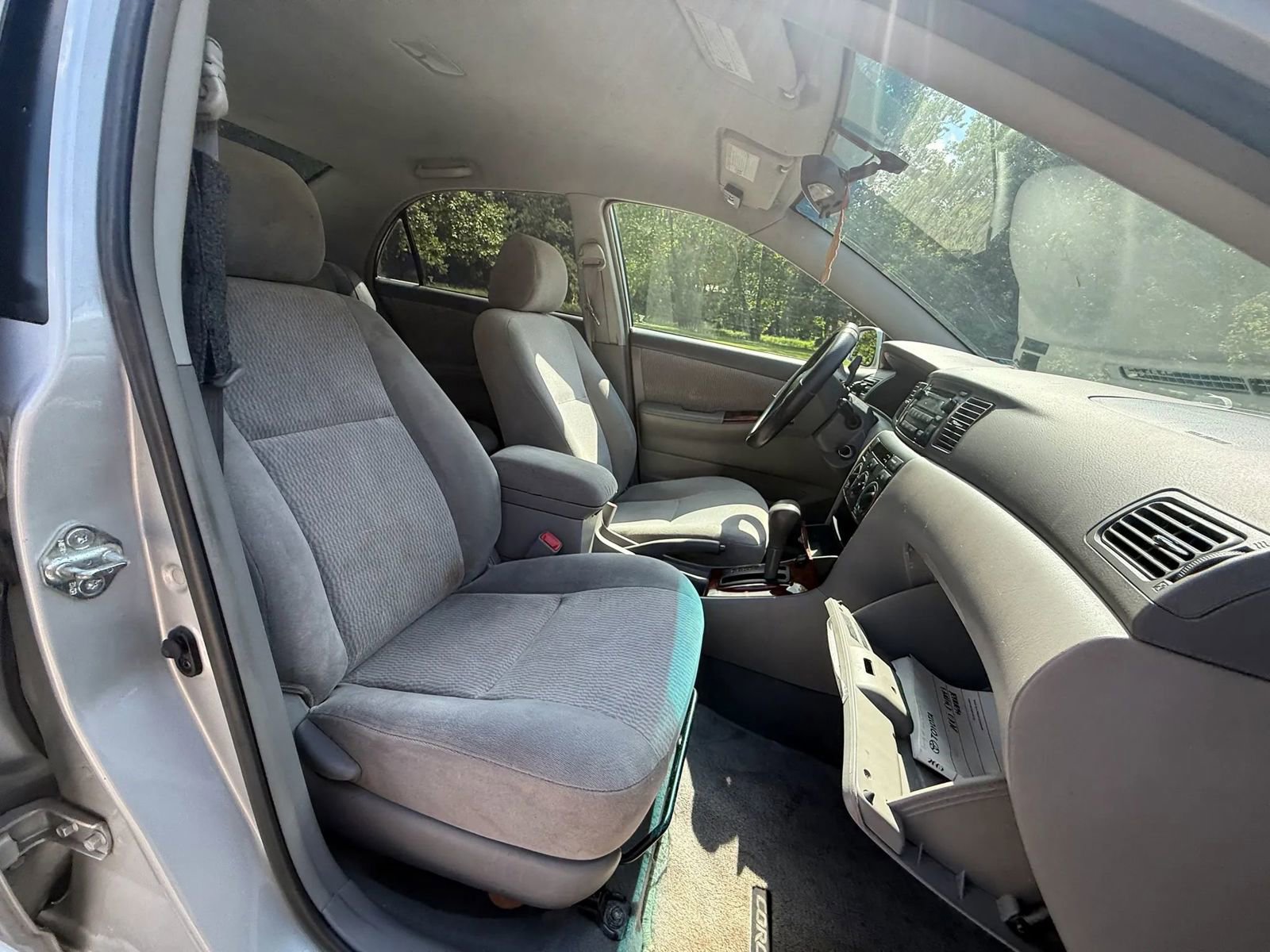 Used 2005 Toyota Corolla CE FWD image 16