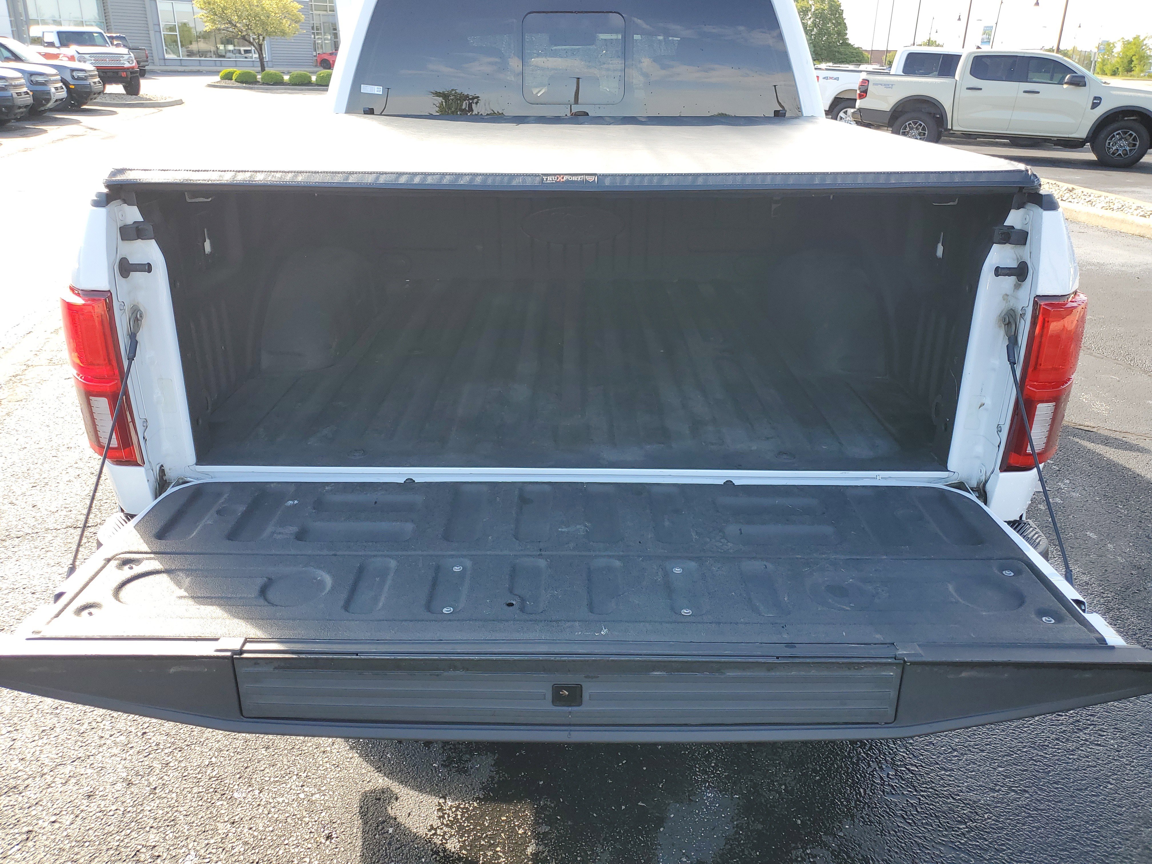 Used 2020 Ford F150 Lariat w/ Equipment Group 502A Luxury AWD/4WD image 11