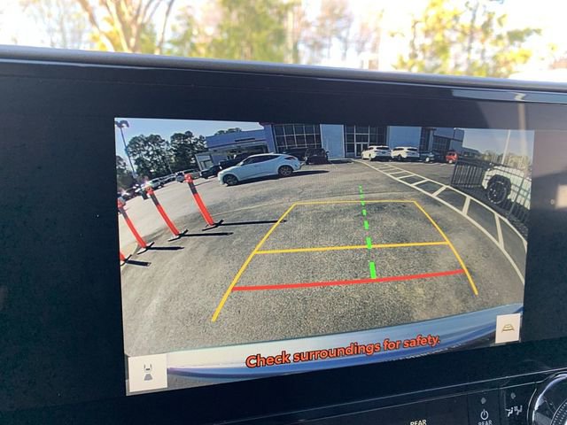 Used 2023 Toyota Highlander Limited image 22