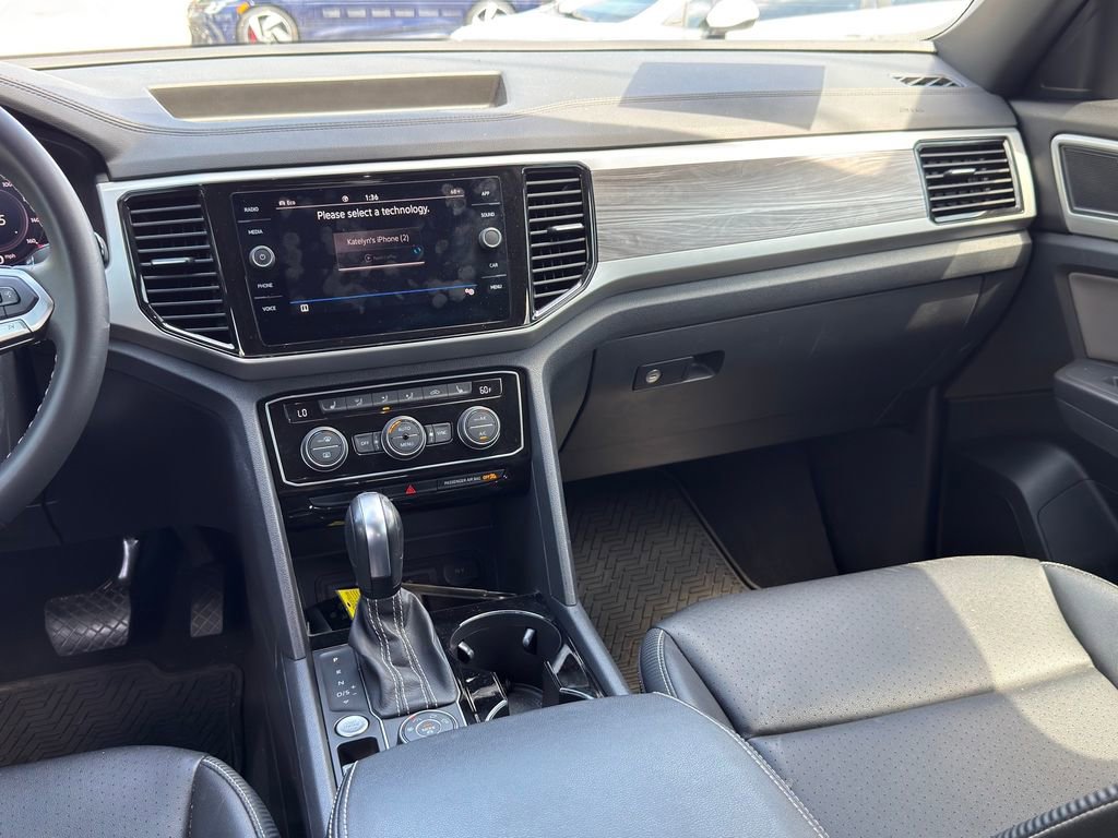 Used 2023 Volkswagen Atlas Cross Sport SE w/ Black Wheel Package image 25