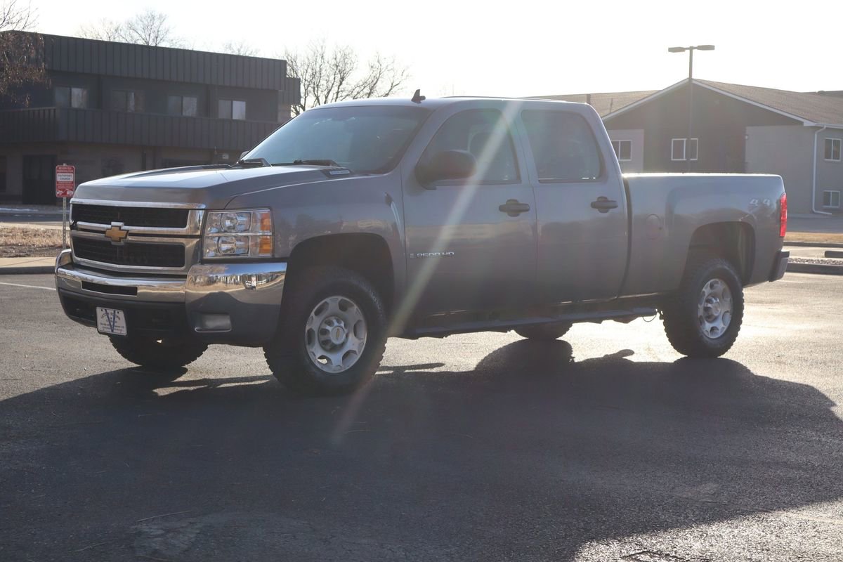 Used 2007 Chevrolet Silverado 2500 LT w/ 2LT Audio Package AWD/4WD image 11