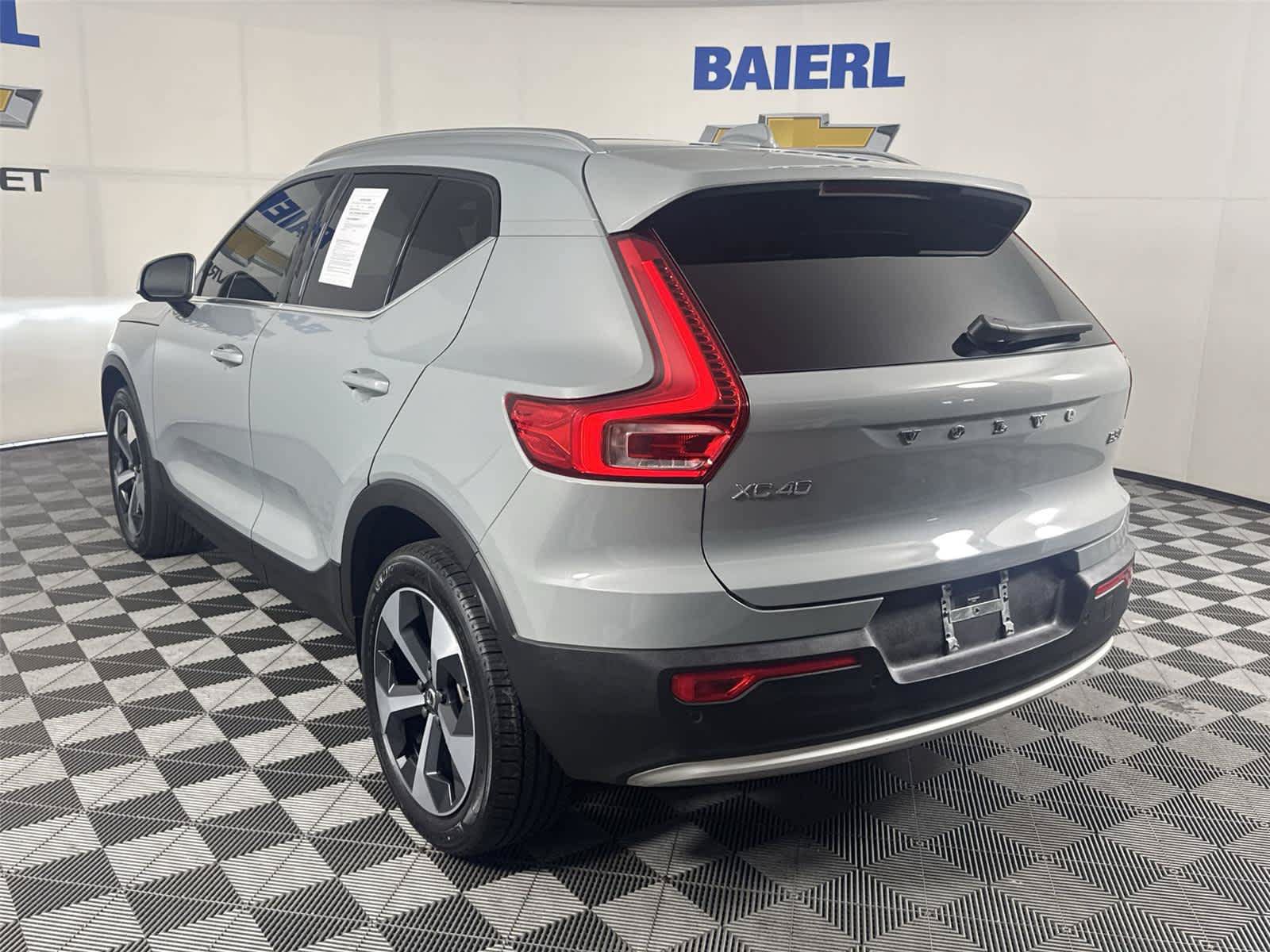 Used 2025 Volvo XC40 B5 Core w/ Protection Package Premier AWD/4WD image 3