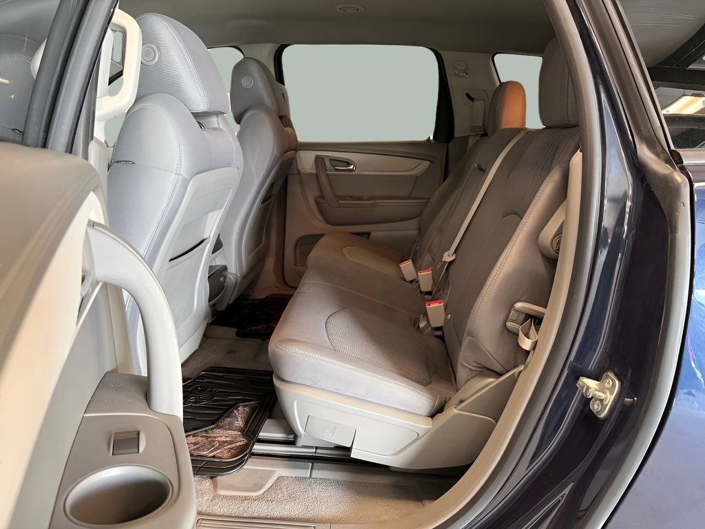 Used 2015 Chevrolet Traverse LS FWD image 11