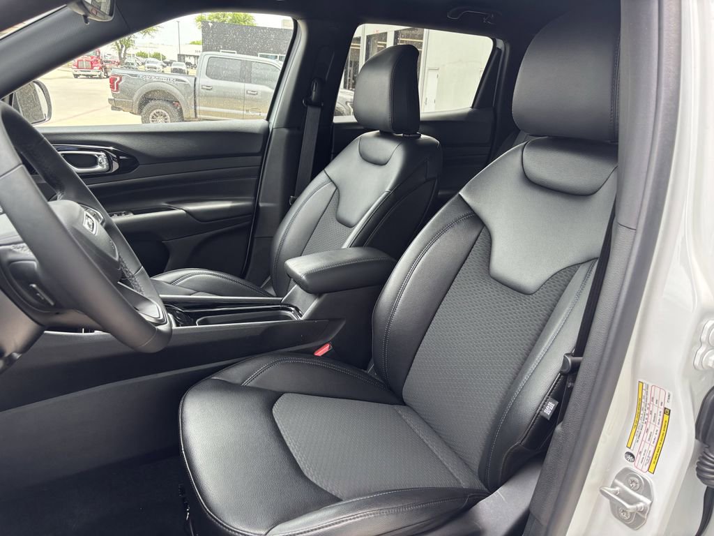 New 2026 Jeep Compass Latitude AWD/4WD image 23