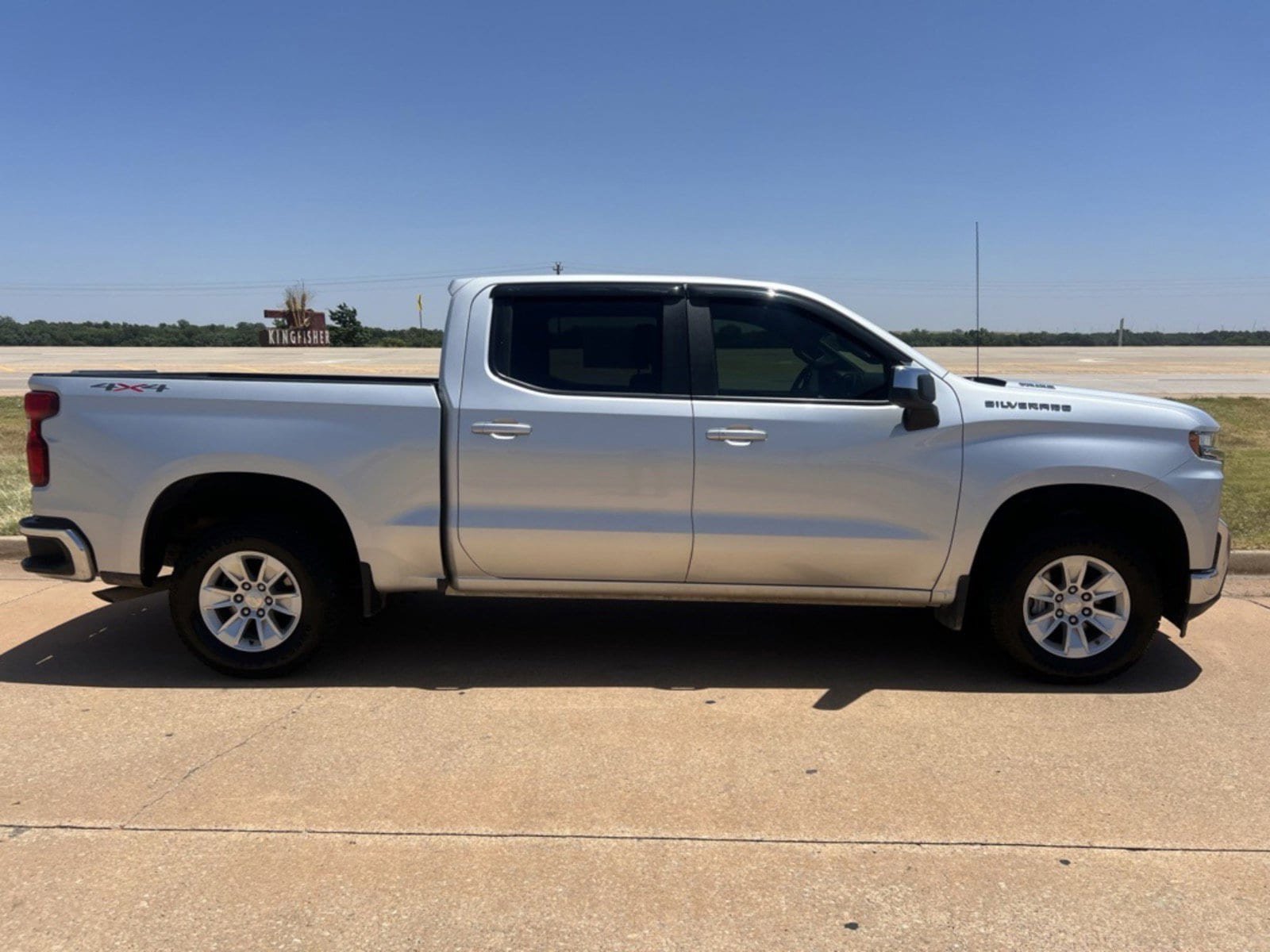 Used 2020 Chevrolet Silverado 1500 LT w/ All-Star Edition AWD/4WD image 2